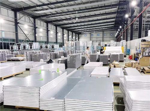 陶衛(wèi)快訊|緊急馳援,領(lǐng)和整體衛(wèi)浴助力香港方艙醫(yī)院項(xiàng)目建設(shè)。